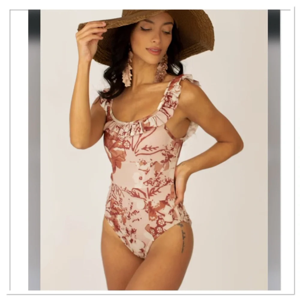 NWT Joyfolie Evie One Piece Swimsuit Neutral Pink Extra Small